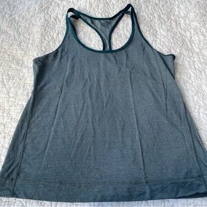 Lululemon tank.
